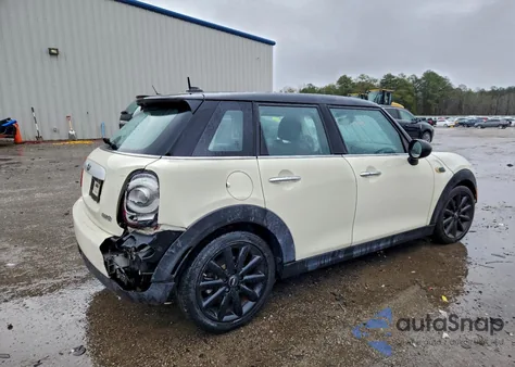 2015 Mini Cooper z USA, uszkodzony, nr VIN WMWXS5C59FT829005